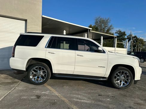 Used 2017 GMC Yukon SLE w/ Convenience Package image 2