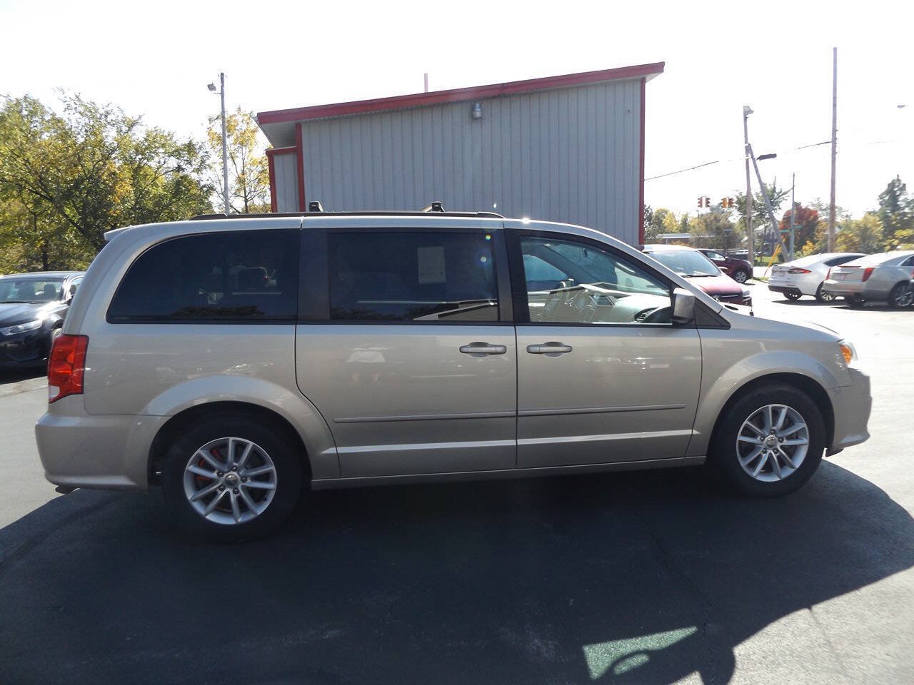 Used 2015 Dodge Grand Caravan SXT FWD image 6