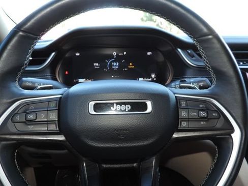 Used 2022 Jeep Grand Cherokee Limited RWD image 28