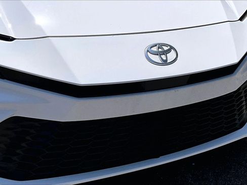 Used 2025 Toyota Camry SE FWD image 33
