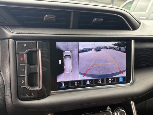 Used 2021 GMC Yukon Denali AWD/4WD image 11