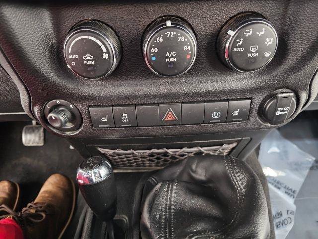 Used 2017 Jeep Wrangler Unlimited Sahara AWD/4WD image 17