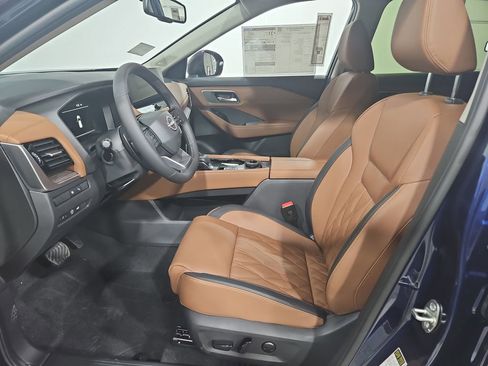 New 2026 Nissan Rogue Platinum AWD/4WD image 9