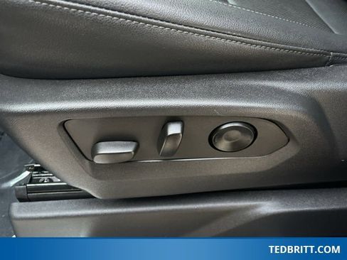 Used 2022 GMC Sierra 1500 SLT w/ SLT Convenience Package image 44