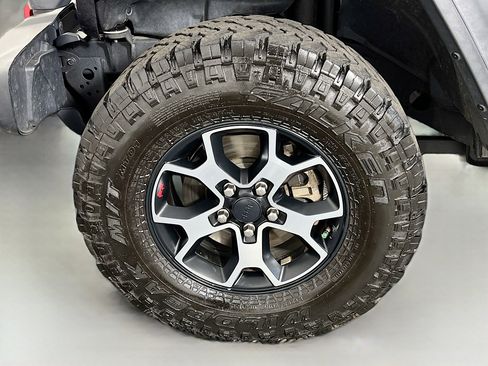 Used 2020 Jeep Wrangler Unlimited Rubicon w/ Dual Top Group AWD/4WD image 26