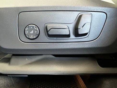 Used 2026 BMW X1 xDrive28i w/ Technology Package image 19