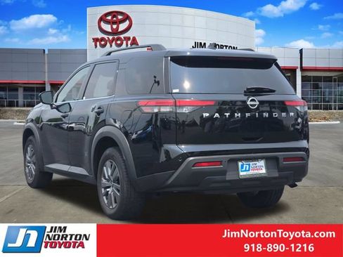 Used 2025 Nissan Pathfinder SV FWD image 5