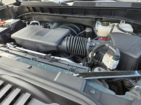 Used 2025 Chevrolet Silverado 1500 LT AWD/4WD image 24