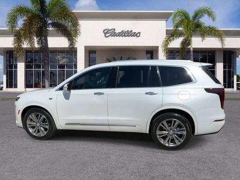 Used 2022 Cadillac XT6 Premium Luxury image 9