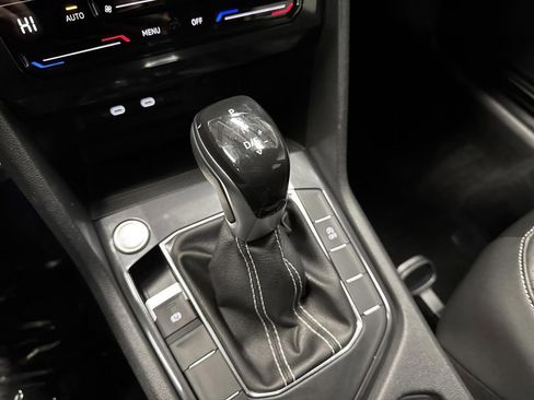 Used 2023 Volkswagen Tiguan SE image 20