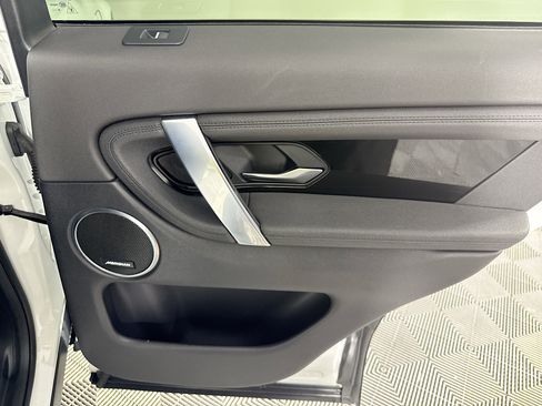 Used 2020 Land Rover Discovery Sport S image 27