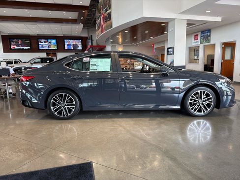 Used 2026 Toyota Camry XLE w/ Premium Plus Package FWD image 10