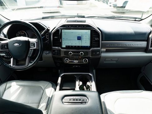 Used 2022 Ford F350 Limited image 8