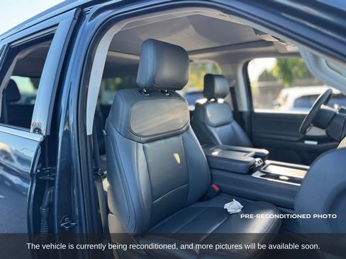 Used 2025 Ford Expedition Active AWD/4WD image 15