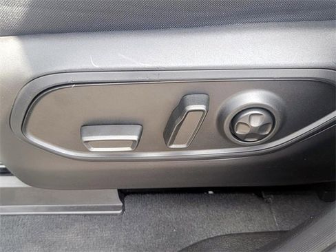 Used 2025 Jeep Grand Cherokee Laredo X image 41