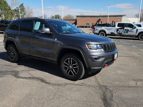 Used 2018 Jeep Grand Cherokee Trailhawk image 18