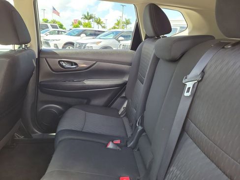 Used 2019 Nissan Rogue SV w/ Premium Package FWD image 15