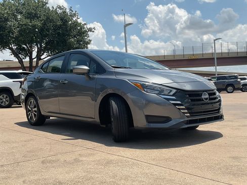 Used 2025 Nissan Versa SV FWD image 3