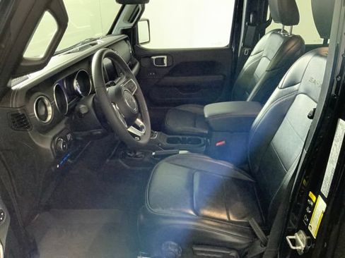 Used 2023 Jeep Wrangler Unlimited Sahara AWD/4WD image 15