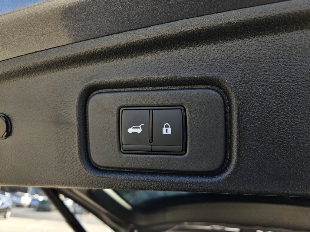 Certified 2026 Nissan Pathfinder SV FWD image 32