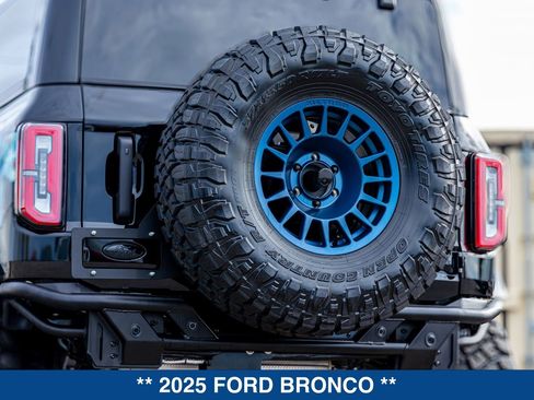 New 2025 Ford Bronco Badlands AWD/4WD image 35