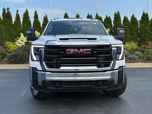 Used 2024 GMC Sierra 3500 Pro w/ Convenience Package AWD/4WD image 5