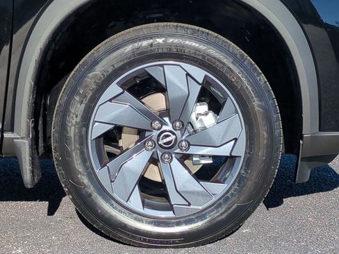 Used 2026 Nissan Rogue SV FWD image 11