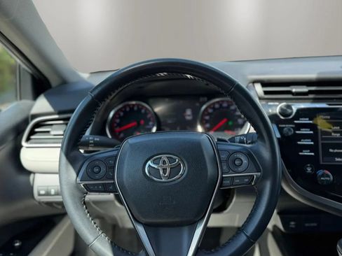 Used 2019 Toyota Camry XSE FWD image 14