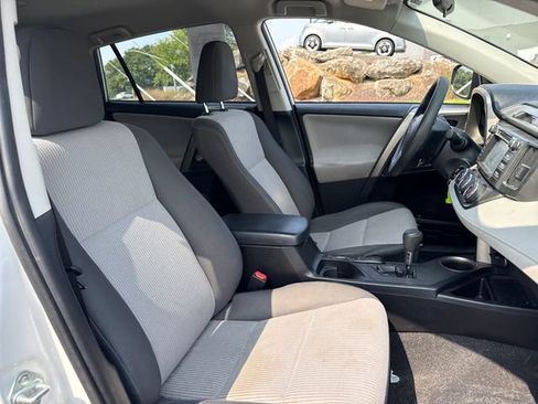Used 2015 Toyota RAV4 LE AWD/4WD image 11