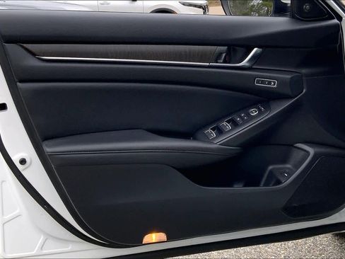 Used 2021 Honda Accord Touring image 22