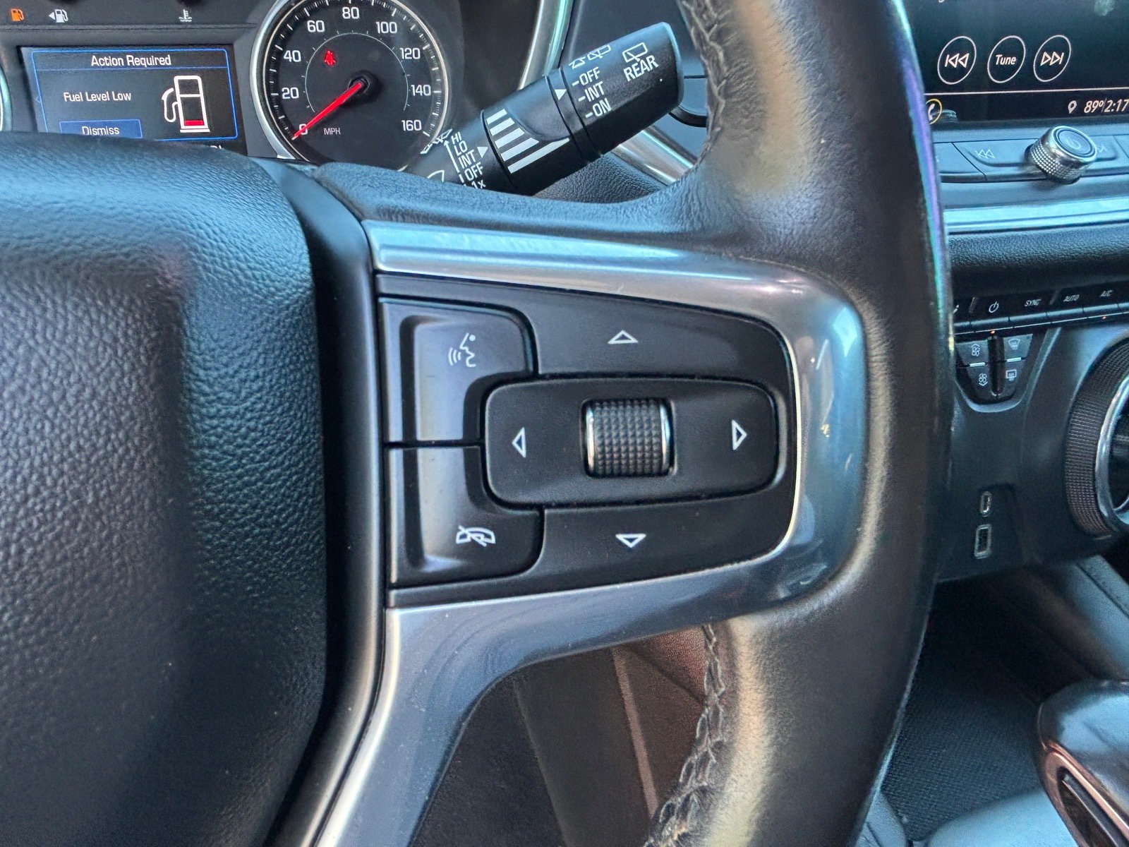 Used 2019 Chevrolet Blazer LT FWD image 23