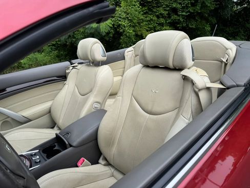 Used 2014 INFINITI Q60 Convertible w/ Premium Package RWD image 19