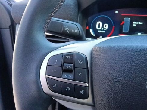 Used 2025 Ford Explorer Active image 18