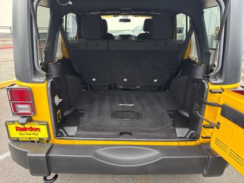 Used 2015 Jeep Wrangler Unlimited Sport w/ Connectivity Group AWD/4WD image 12
