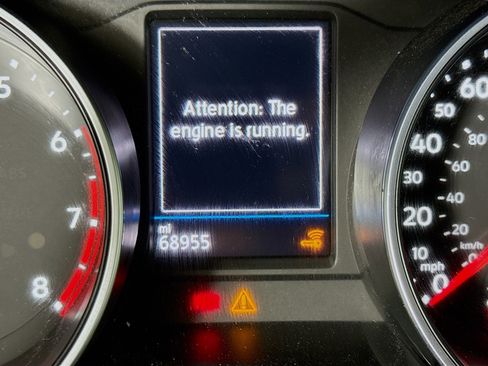 Used 2021 Volkswagen Tiguan SE FWD image 16
