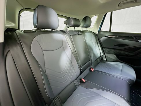 New 2026 Volkswagen Tiguan SE image 25