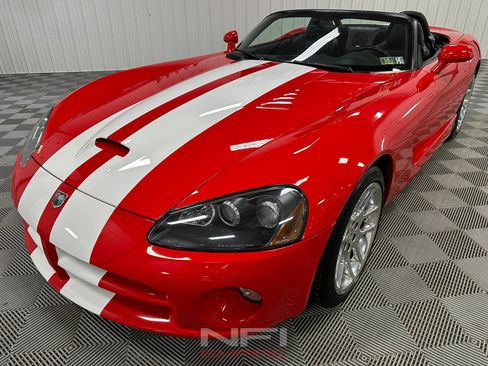 Used 2004 Dodge Viper SRT-10 image 5