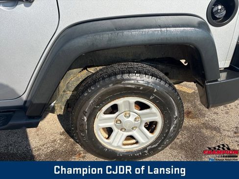 Used 2013 Jeep Wrangler Unlimited Sport AWD/4WD image 27
