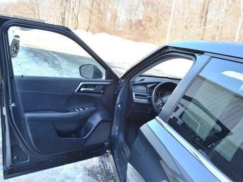 Used 2024 Mitsubishi Outlander SE image 13