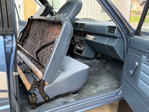 Used 1988 Toyota Pickup 4x4 Regular Cab image 40