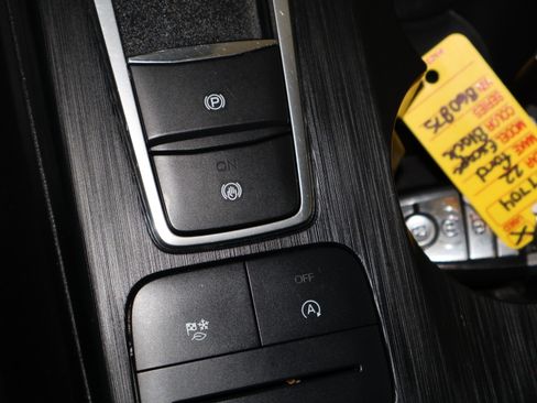 Used 2022 Ford Escape SE w/ SE Sport Appearance Package image 29