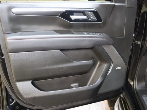Used 2026 Chevrolet Suburban RST RWD image 31