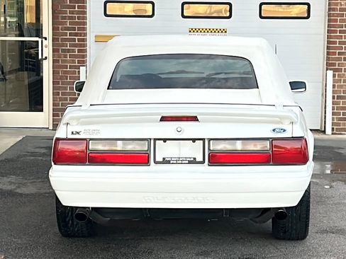 Used 1993 Ford Mustang LX image 10