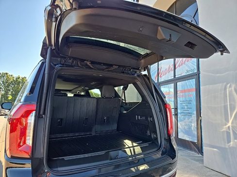 Used 2024 GMC Yukon XL Denali w/ Advanced Technology Package AWD/4WD image 99