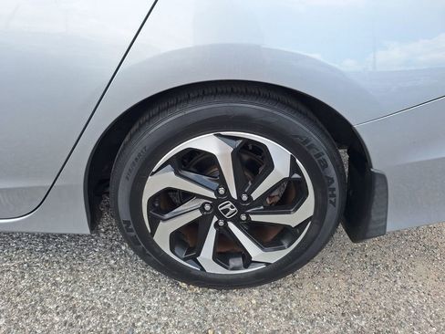 Used 2016 Honda Accord EX image 25