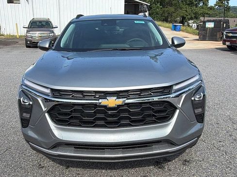 New 2026 Chevrolet Trax LT w/ Driver Confidence Package FWD image 2