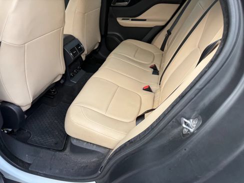 Used 2018 Jaguar F-PACE Premium AWD/4WD image 8