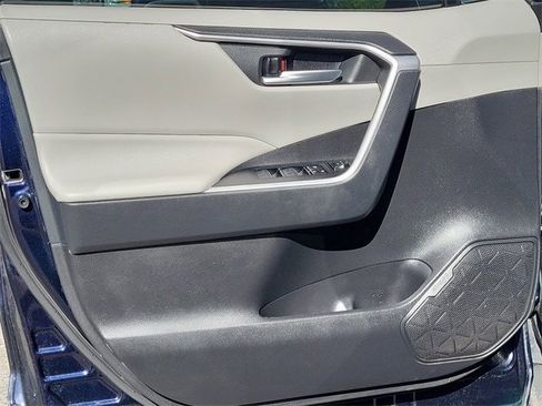 Used 2023 Toyota RAV4 XLE Premium image 22