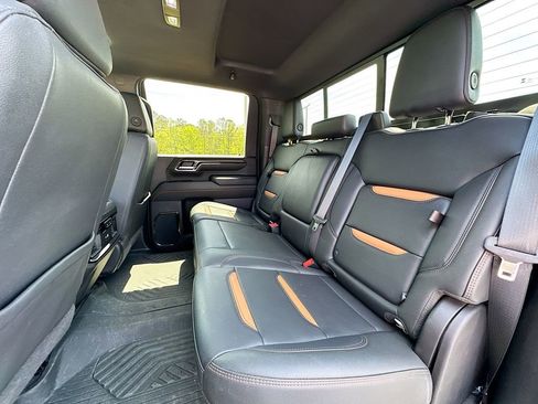 Used 2024 GMC Sierra 2500 AT4 w/ AT4 Premium Plus Package AWD/4WD image 4