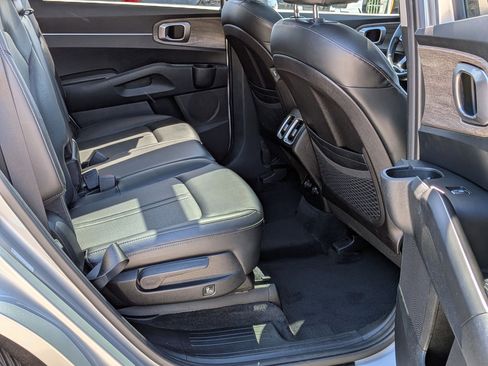 Used 2022 Kia Sorento S w/ Panoramic Sunroof Package AWD/4WD image 31